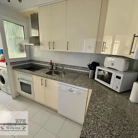 Duquesa Village Getaways Apartment *