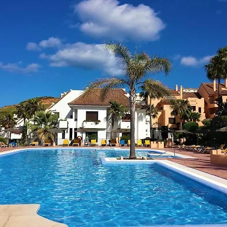 Apartment Duquesa Village Getaways